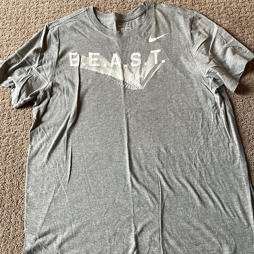 Mens Nike tshirt